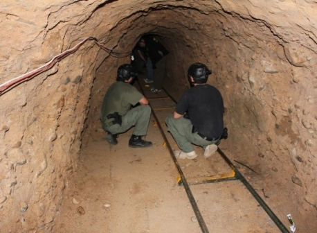Mexico discovers hidden tunnel to US